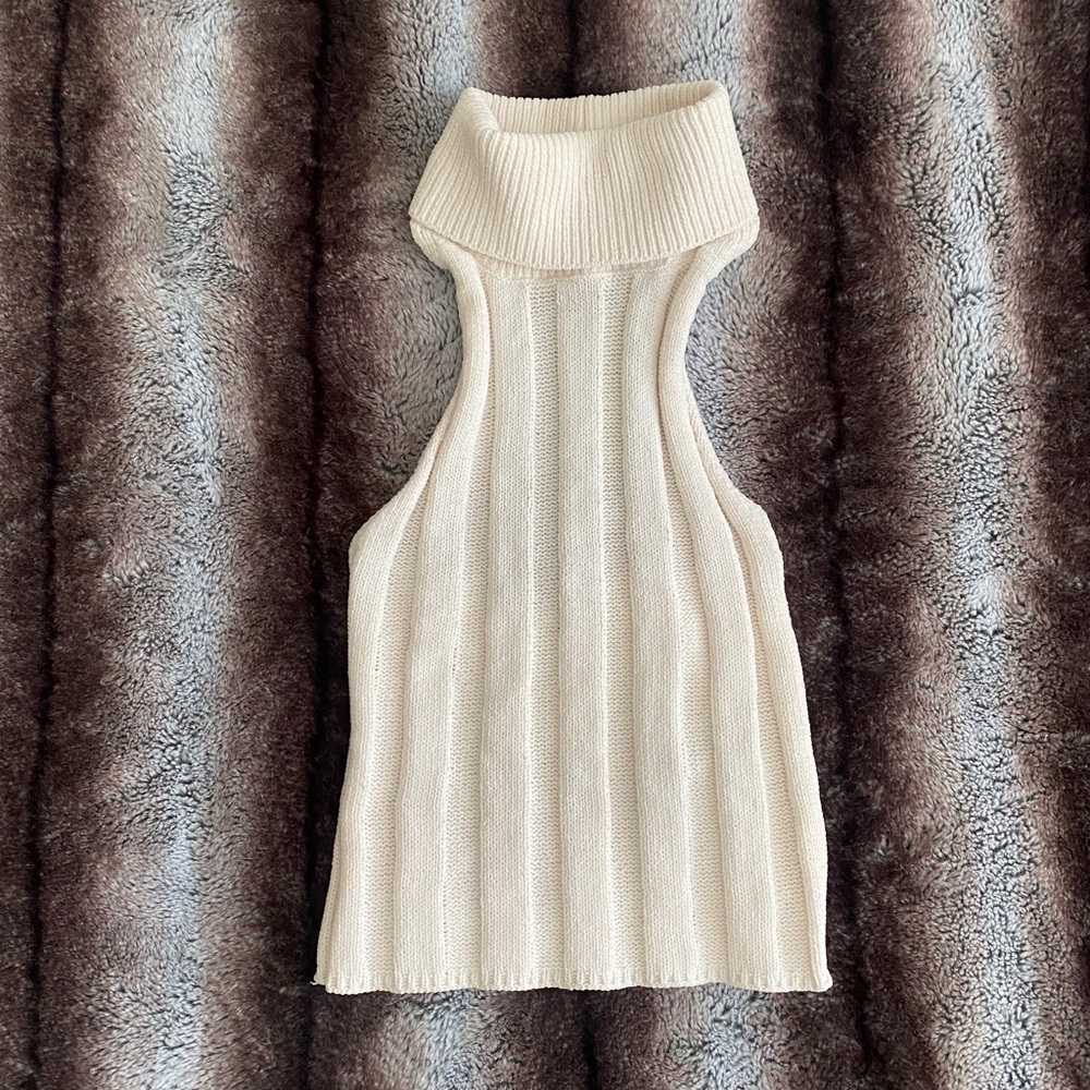 ZARA Turtleneck Cream Sleeveless Backless Top